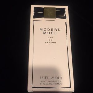 Modern Muse by Estée Lauder